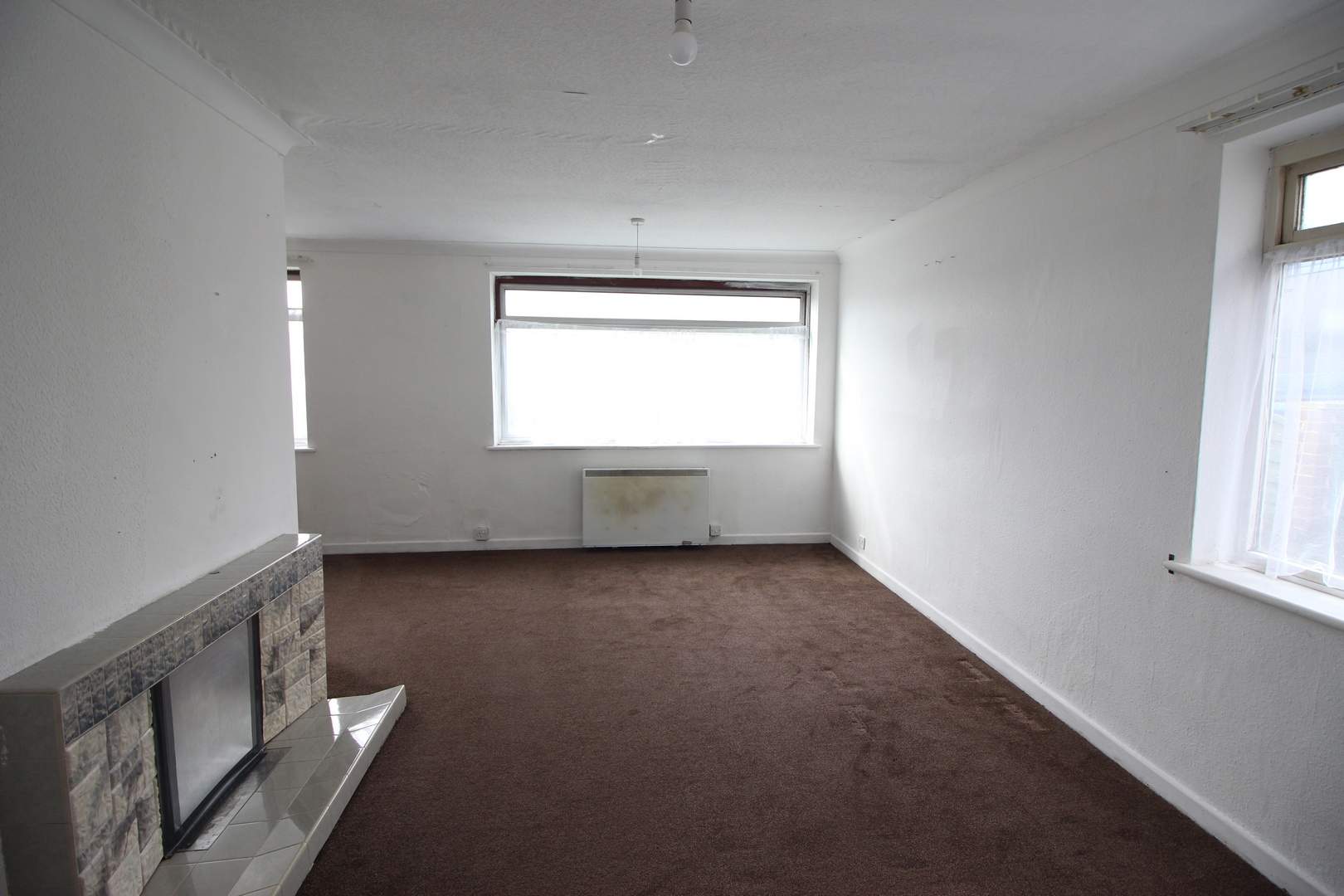 Mile Lane, Bury, BL JE 2 bed bungalow £750 pcm (£173 pw)