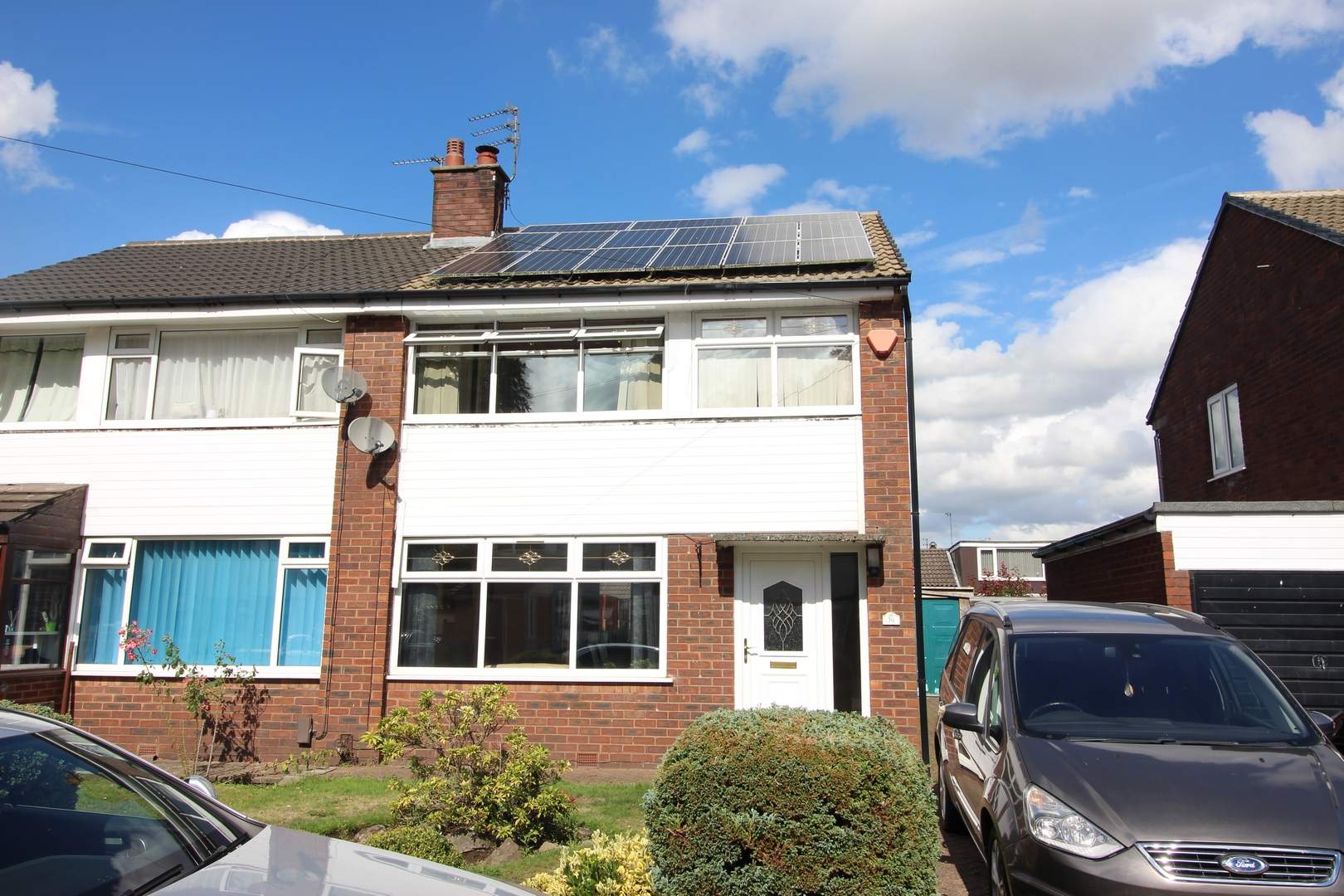 Ashley Close, Sudden, Rochdale 3 bed semidetached house £205,000