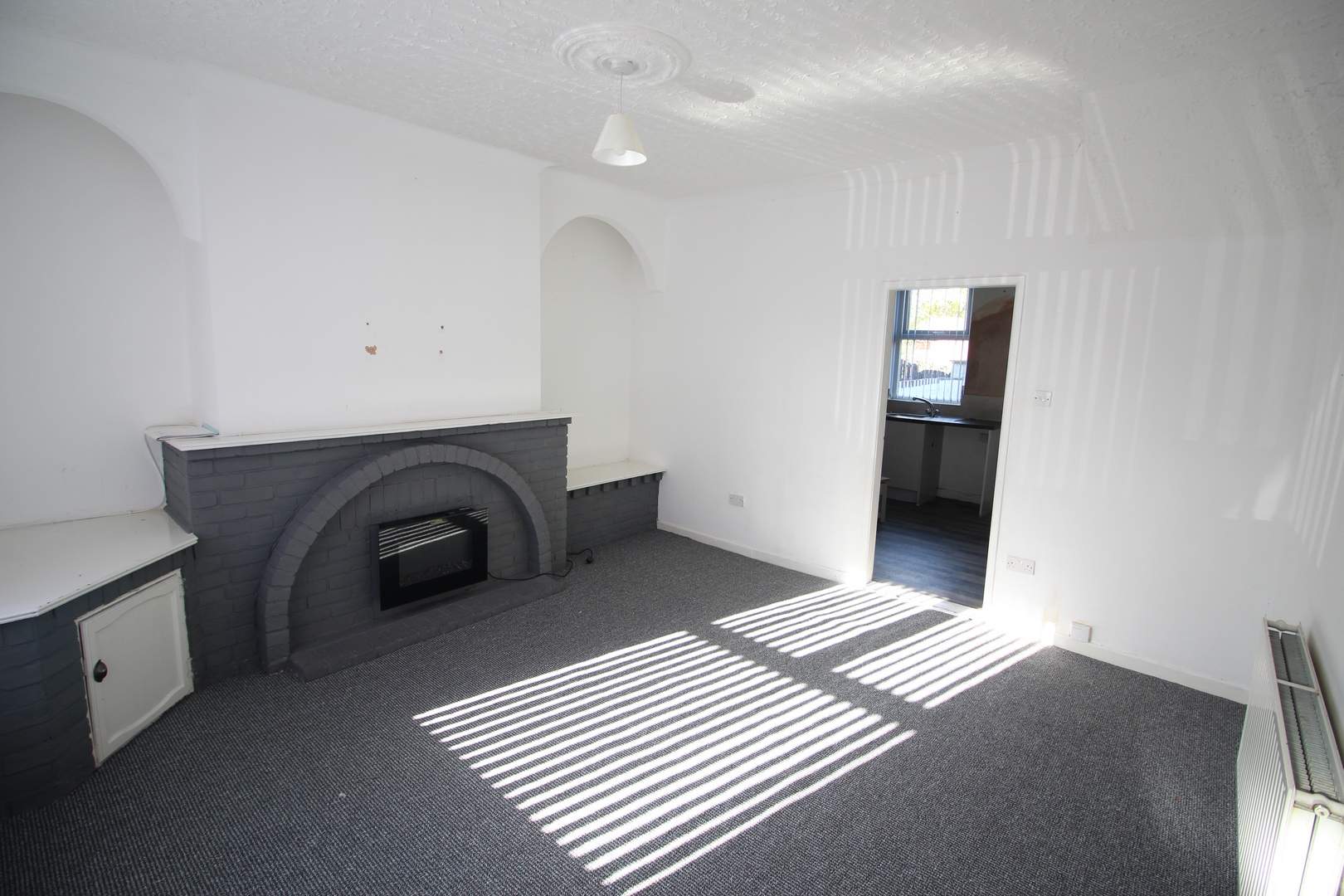 Finsbury Street, Sudden, Rochdale 3 bed terraced house £700 pcm (£162 pw)