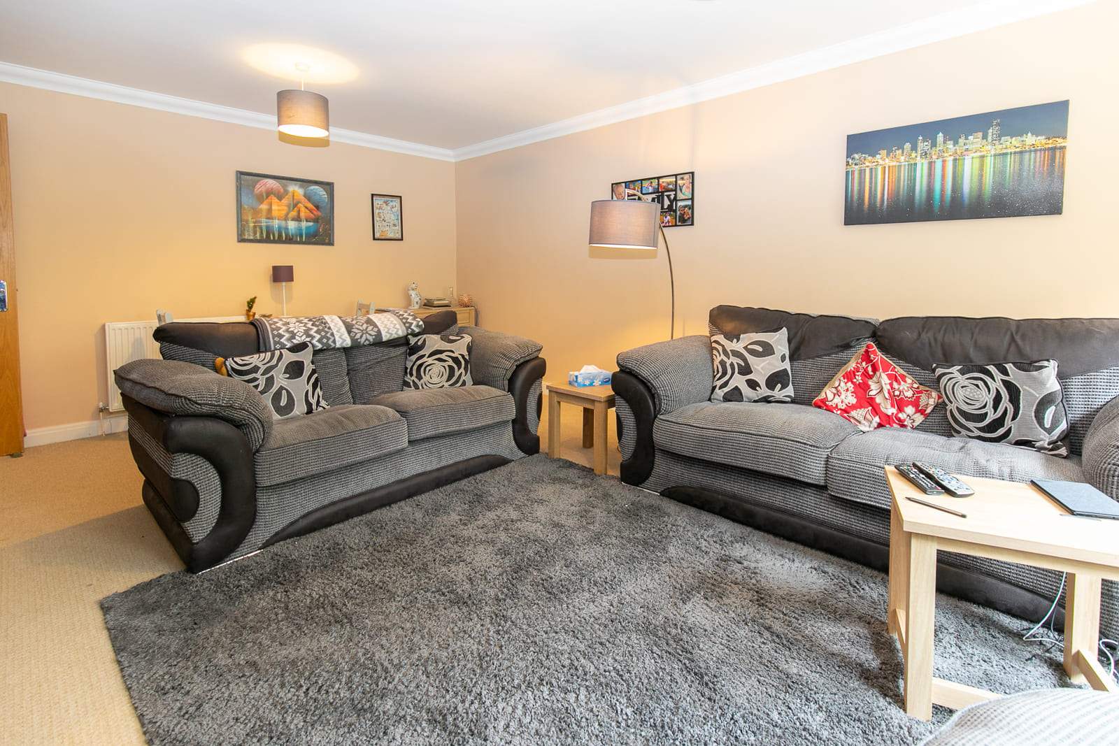 Apartment 16, The Elms Apartments... 2 bed apartment £950 pcm (£219 pw)